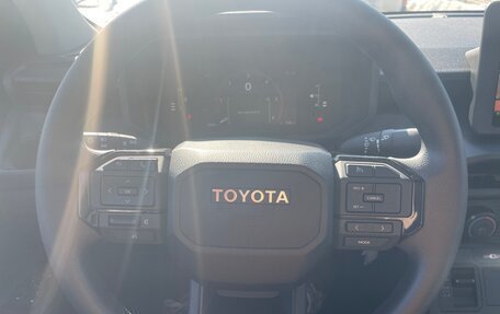 Toyota Hilux, 2025 год, 5 650 000 рублей, 4 фотография