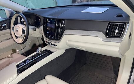 Volvo XC60 II, 2021 год, 5 300 000 рублей, 6 фотография