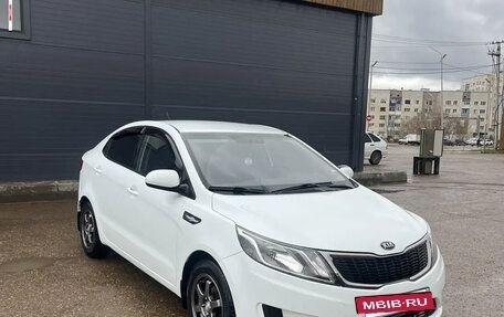 KIA Rio III рестайлинг, 2014 год, 880 000 рублей, 2 фотография