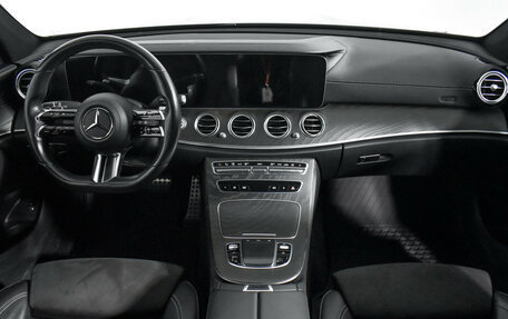 Mercedes-Benz E-Класс, 2021 год, 4 935 000 рублей, 15 фотография