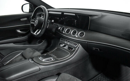 Mercedes-Benz E-Класс, 2021 год, 4 935 000 рублей, 17 фотография