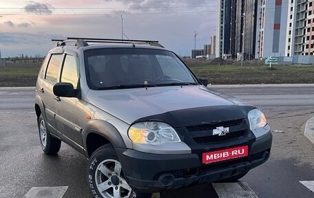 Chevrolet Niva I рестайлинг, 2010 год, 380 000 рублей, 1 фотография