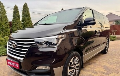 Hyundai Grand Starex Grand Starex I рестайлинг 2, 2018 год, 3 500 000 рублей, 1 фотография