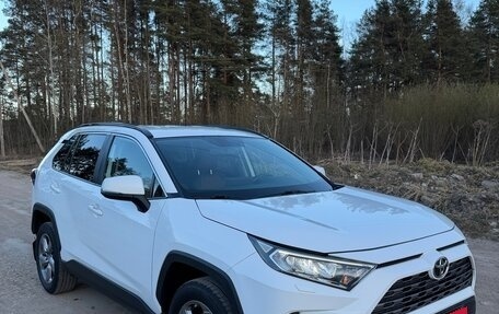 Toyota RAV4, 2022 год, 3 300 000 рублей, 1 фотография