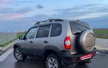 Chevrolet Niva I рестайлинг, 2010 год, 380 000 рублей, 4 фотография