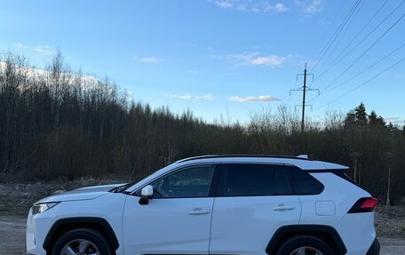 Toyota RAV4, 2022 год, 3 300 000 рублей, 2 фотография