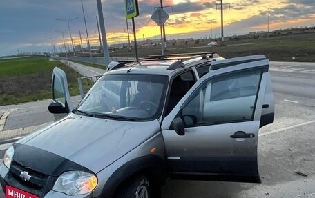 Chevrolet Niva I рестайлинг, 2010 год, 380 000 рублей, 20 фотография