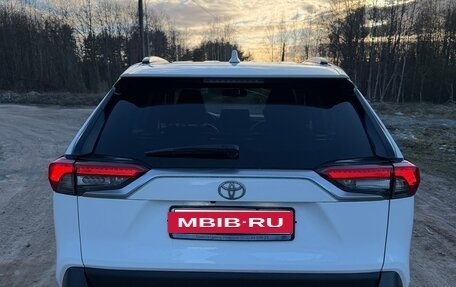 Toyota RAV4, 2022 год, 3 300 000 рублей, 3 фотография