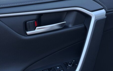 Toyota RAV4, 2022 год, 3 300 000 рублей, 11 фотография