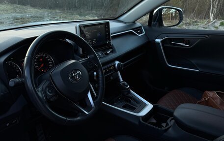 Toyota RAV4, 2022 год, 3 300 000 рублей, 13 фотография