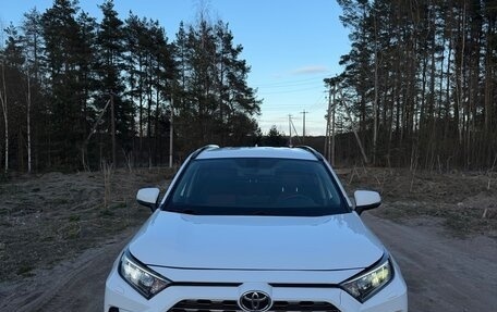 Toyota RAV4, 2022 год, 3 300 000 рублей, 5 фотография