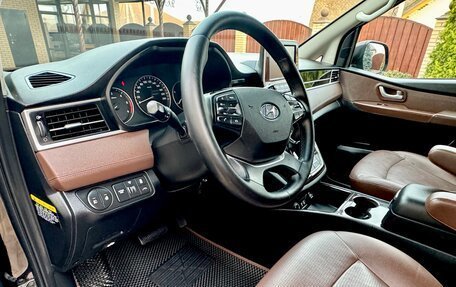 Hyundai Grand Starex Grand Starex I рестайлинг 2, 2018 год, 3 500 000 рублей, 17 фотография