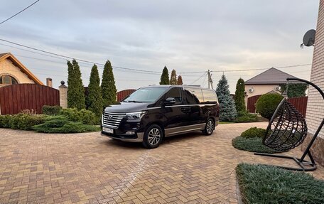 Hyundai Grand Starex Grand Starex I рестайлинг 2, 2018 год, 3 500 000 рублей, 10 фотография