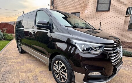 Hyundai Grand Starex Grand Starex I рестайлинг 2, 2018 год, 3 500 000 рублей, 9 фотография