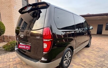 Hyundai Grand Starex Grand Starex I рестайлинг 2, 2018 год, 3 500 000 рублей, 7 фотография