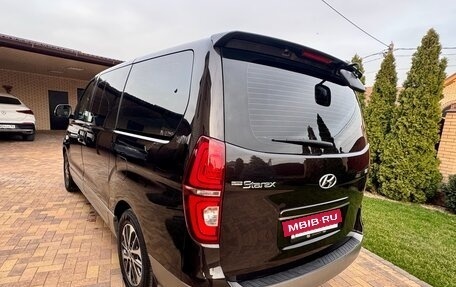 Hyundai Grand Starex Grand Starex I рестайлинг 2, 2018 год, 3 500 000 рублей, 5 фотография