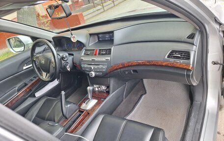 Honda Crosstour I рестайлинг, 2011 год, 1 300 000 рублей, 18 фотография