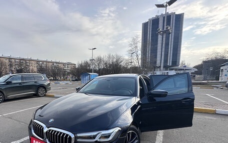 BMW 5 серия, 2021 год, 5 990 000 рублей, 8 фотография