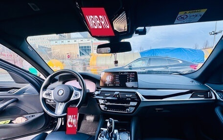 BMW 5 серия, 2021 год, 5 990 000 рублей, 10 фотография