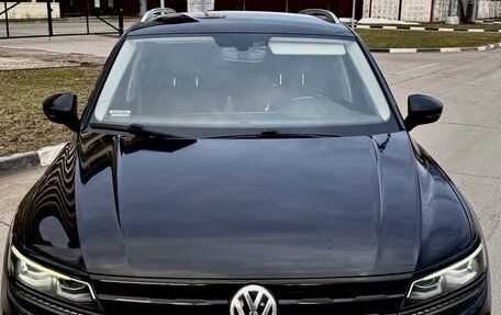 Volkswagen Tiguan II, 2017 год, 2 800 000 рублей, 2 фотография