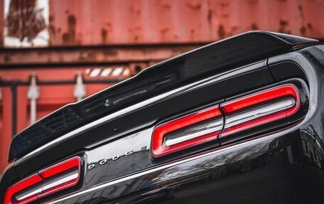 Dodge Challenger III рестайлинг 2, 2017 год, 3 850 000 рублей, 12 фотография