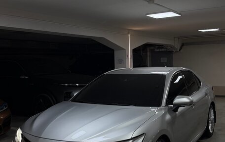 Toyota Camry, 2018 год, 2 630 000 рублей, 1 фотография