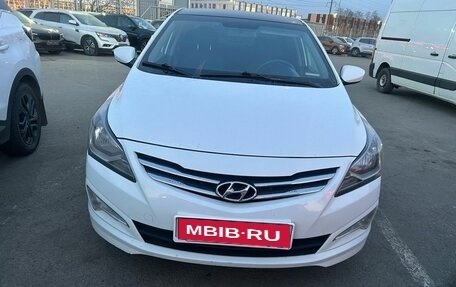 Hyundai Solaris II рестайлинг, 2015 год, 920 000 рублей, 1 фотография