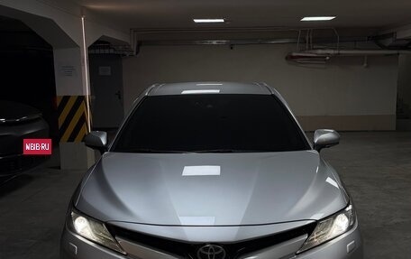 Toyota Camry, 2018 год, 2 630 000 рублей, 2 фотография