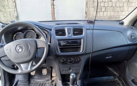 Renault Sandero II рестайлинг, 2016 год, 680 000 рублей, 2 фотография