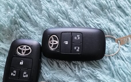 Toyota Roomy I, 2020 год, 1 550 000 рублей, 8 фотография