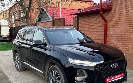 Hyundai Santa Fe IV, 2019 год, 2 300 000 рублей, 2 фотография