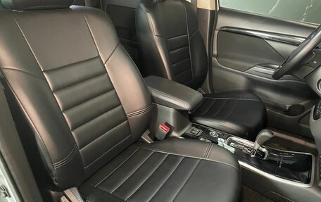 Mitsubishi Outlander III рестайлинг 3, 2019 год, 2 299 000 рублей, 7 фотография