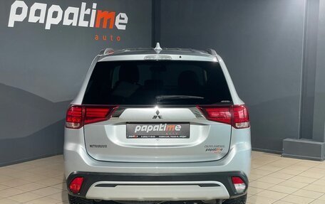 Mitsubishi Outlander III рестайлинг 3, 2019 год, 2 299 000 рублей, 4 фотография