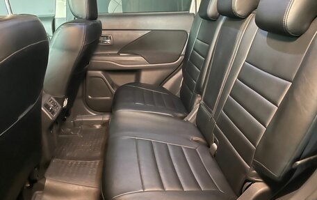 Mitsubishi Outlander III рестайлинг 3, 2019 год, 2 299 000 рублей, 12 фотография