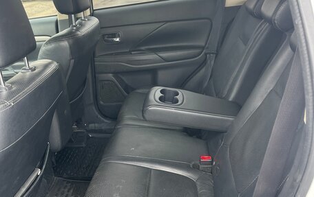 Mitsubishi Outlander III рестайлинг 3, 2013 год, 1 150 000 рублей, 16 фотография