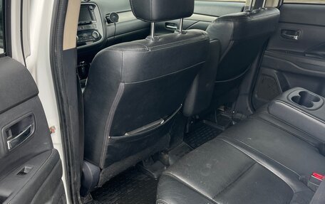 Mitsubishi Outlander III рестайлинг 3, 2013 год, 1 150 000 рублей, 15 фотография