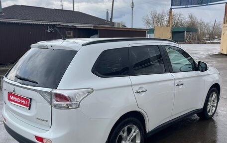 Mitsubishi Outlander III рестайлинг 3, 2013 год, 1 150 000 рублей, 7 фотография