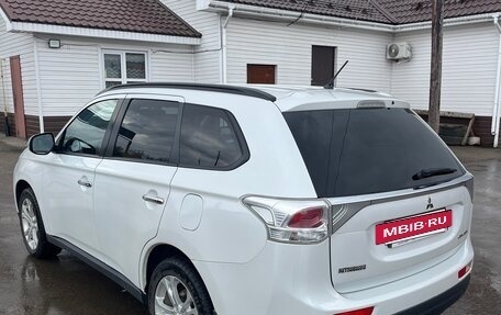 Mitsubishi Outlander III рестайлинг 3, 2013 год, 1 150 000 рублей, 6 фотография