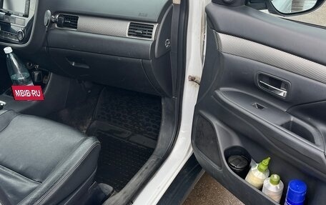 Mitsubishi Outlander III рестайлинг 3, 2013 год, 1 150 000 рублей, 11 фотография