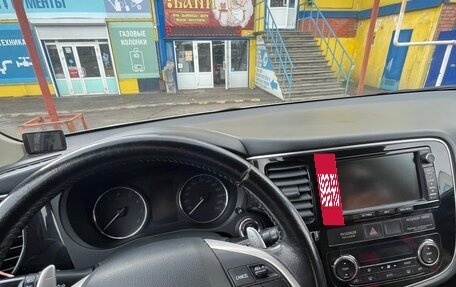 Mitsubishi Outlander III рестайлинг 3, 2013 год, 1 150 000 рублей, 20 фотография