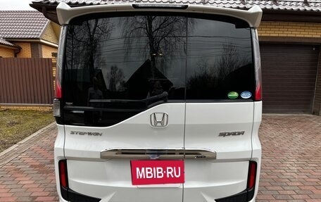 Honda Stepwgn IV, 2021 год, 2 500 000 рублей, 4 фотография