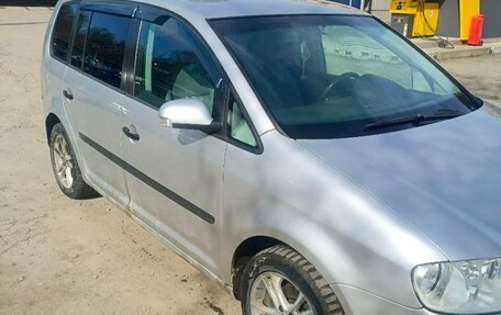 Volkswagen Touran III, 2003 год, 420 000 рублей, 5 фотография