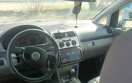 Volkswagen Touran III, 2003 год, 420 000 рублей, 6 фотография