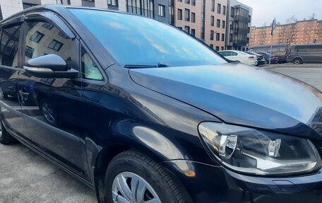 Volkswagen Touran III, 2012 год, 800 000 рублей, 1 фотография