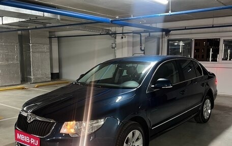 Skoda Superb III рестайлинг, 2013 год, 1 250 000 рублей, 1 фотография