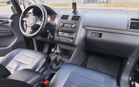 Volkswagen Touran III, 2012 год, 800 000 рублей, 8 фотография