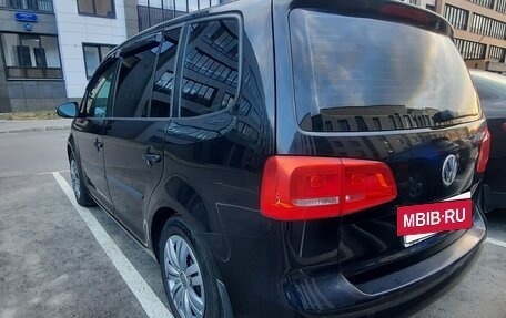 Volkswagen Touran III, 2012 год, 800 000 рублей, 4 фотография