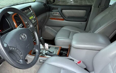 Toyota Land Cruiser 100 рестайлинг 2, 2006 год, 2 850 000 рублей, 8 фотография