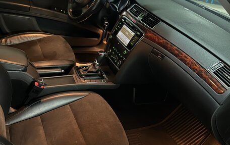 Skoda Superb III рестайлинг, 2013 год, 1 250 000 рублей, 25 фотография