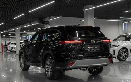 Toyota Highlander, 2026 год, 5 390 000 рублей, 24 фотография